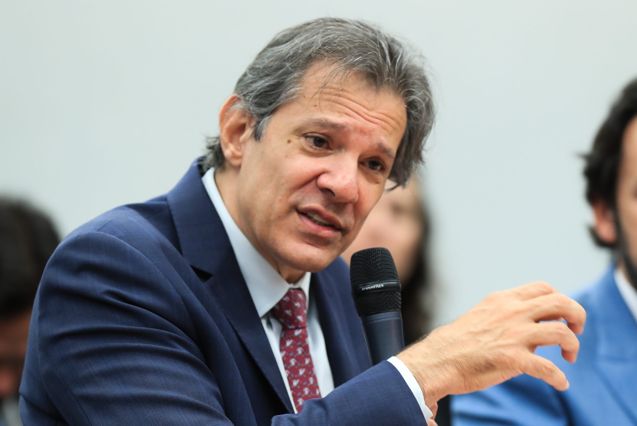 Haddad não responde quem é o ‘pai’ da taxa zero sobre as carnes