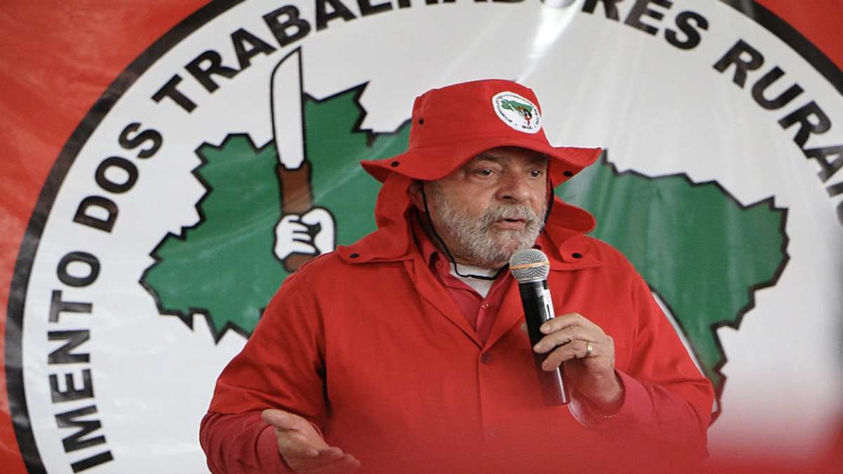 Lula: ‘MST é tão importante para o Brasil quanto agronegócio’