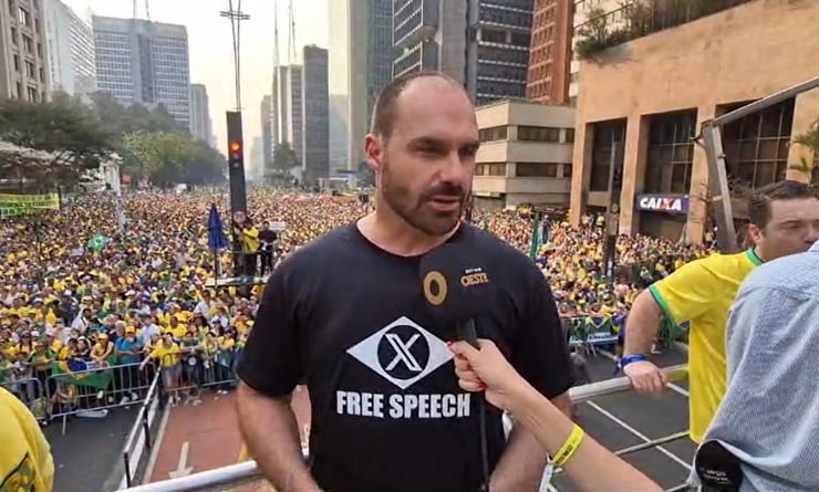 EXCLUSIVO: Eduardo Bolsonaro é entrevistado por Oeste